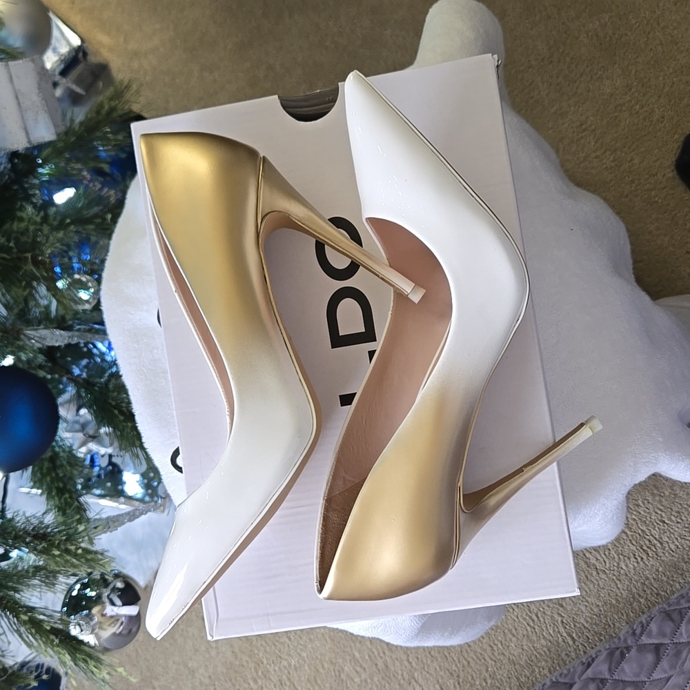 ALDO STESSY 4" Stilettos. Size 8.  Off White and Gold. New in Box